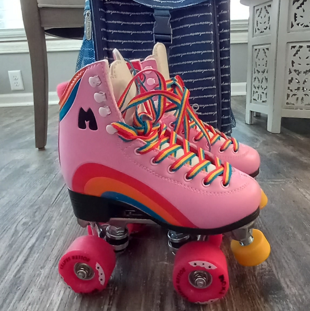 Moxi rainbow rollers skates and zuca bag like new! Size 2. Perfect for kids